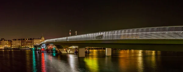 Copenhagen Waterfront Bike Lane Night Inner Harbor Bridge Reflections Water — Stock Photo, Image