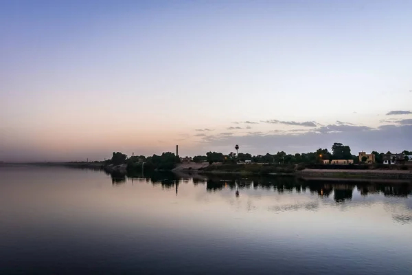 Rio Nilo Margens Crepúsculo Azul Logo Após Pôr Sol Uma — Fotografia de Stock