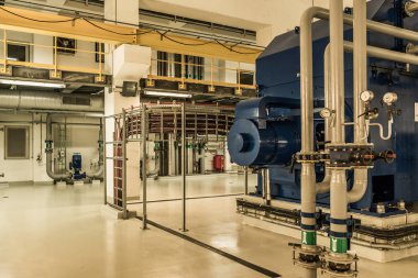 Borular Roskild içinde Isıtma ile güçlü ekipman parlayan