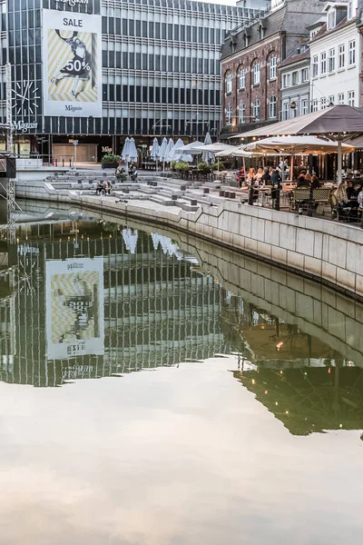 Metin ve çeşitli restoranlar için yer ile Aarhus şehir — Stok fotoğraf