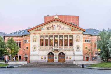 Süslü bir cepheye sahip Aarhus Tiyatrosu 