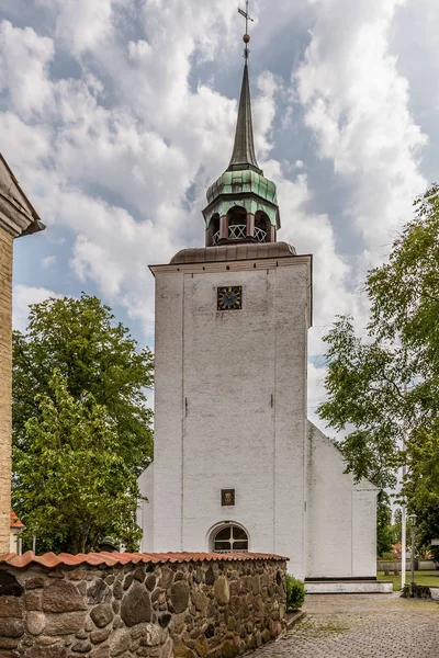 De kerk in het huwelijk-eiland Aero, Denemarken — Stockfoto