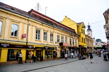 Uzhgorod, Ukrayna - 18 Eylül 2016: Orta sokak Uzhhorod