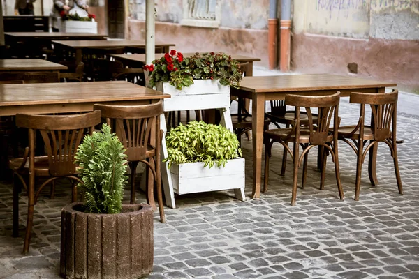 Mese Ale Unei Vechi Cafenele Stradale — Fotografie, imagine de stoc