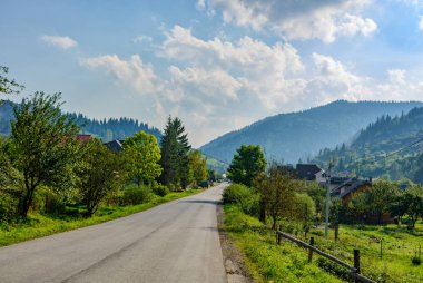 asfalt yol Dağları