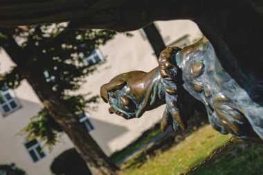 Uzhgorod, Ukrayna - 18 Eylül 2016: Demir kartal heykeli