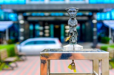 Uzhhorod, Ukrayna - 18 Eylül, 2016:Sculpture, Harry Houdini. Mikhail Kolodka tarafından minyatür heykeller.
