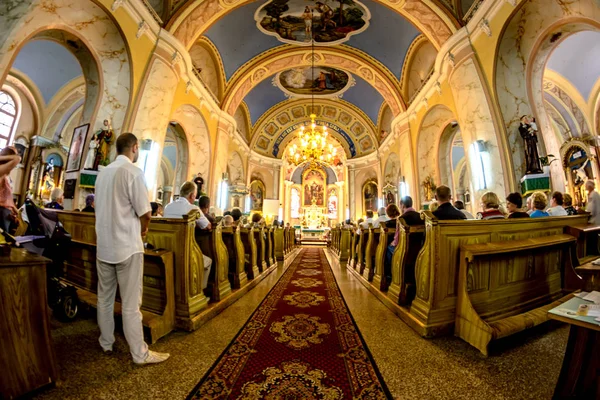 ウージュホロドの教会最古のカトリックの聖ジョージ ジョージ の教会内部ウージュホロド ウクライナ 2016 — ストック写真