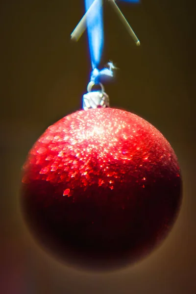 Juguete Árbol Navidad Color Rojo Forma Bola Concentres Imagen Está — Foto de Stock