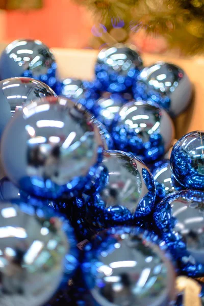 Muchas Bolas Navidad Cristal Plata Desenfoque Poca Profundidad Campo — Foto de Stock