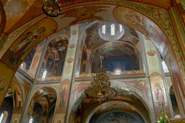 チェルカースィ ウクライナ 2016 ミカエル大聖堂は中央ウクライナのチェルカースィにある正教会の教会です それは つのウクライナ とすることができます最大一度に最大 000 のしもべを保持 — ストック写真