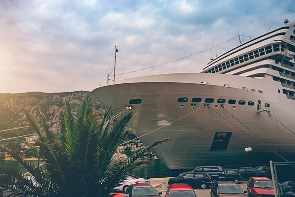 Gran Crucero Kotor Montenegro Procesamiento Posterior — Foto de Stock