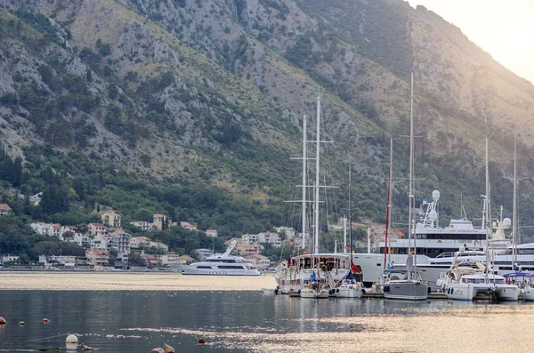 Yachts Blancs Sur Fond Coucher Soleil — Photo