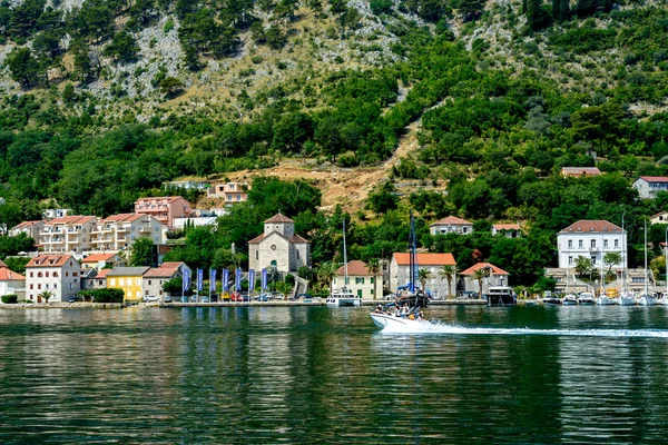 Kotor Montenegro Juni 2017 Bootfahren Entlang Der Boka Bucht Von — Stockfoto