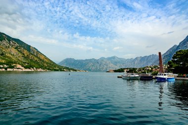 Boko-Kotor Koyu'ndaki deniz görünümünden