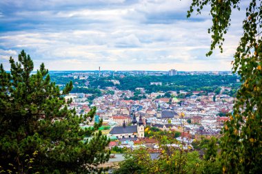 Lviv eski şehir yüksek bir kale yükseklikten görünümünü