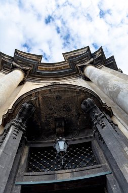 Lviv Dominik katedralde sütunlarının