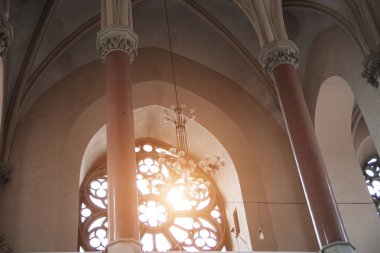 Büyük eski vintage pencere