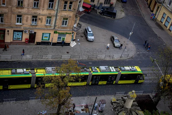 Lwów Ukraina Września 2016 Nowoczesny Tramwaj Ulicach Lwowa — Zdjęcie stockowe