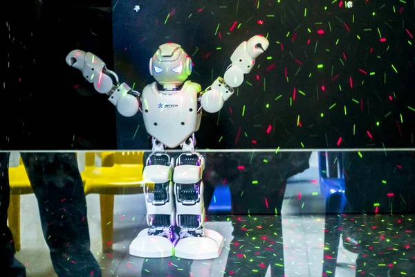 Cherkasy Ucrânia Janeiro 2019 Brinquedo Robô Controlado Humanoide Inteligente — Fotografia de Stock