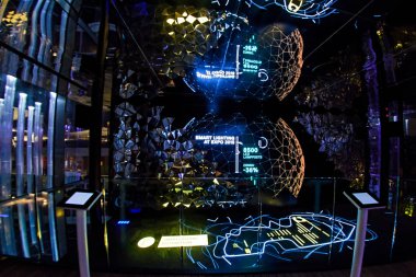 Milan, İtalya - 20 Ekim 2015: bilgisayar tarafından kontrol yeni aydınlatma tekniği.