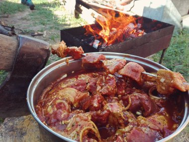 Çiğ Marine et şiş kebap için