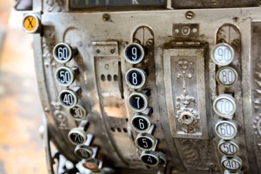 Eski Vintage yazar kasa. Sığ derinlik-in tarla