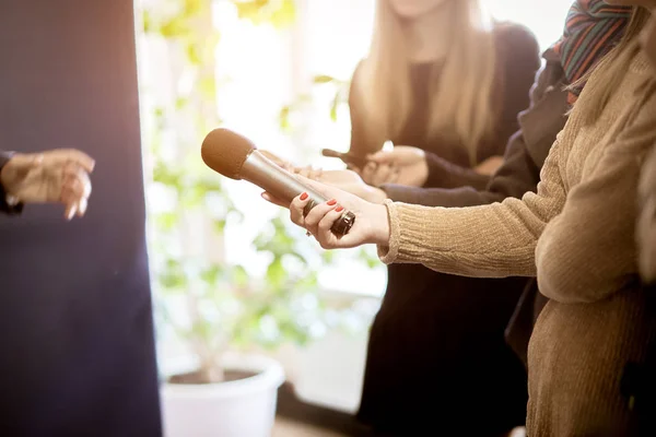 Entretiens pour les médias et les journalistes — Photo