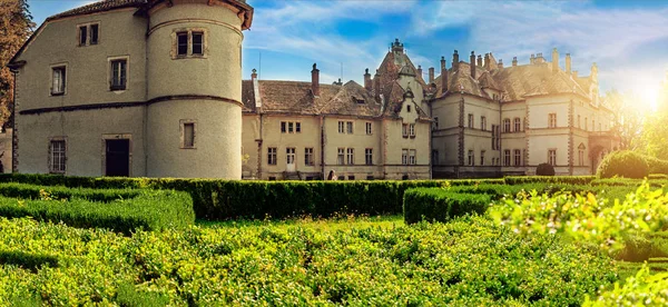 Castillo Beregvar es una residencia romántica de los condes de Schonborn — Foto de Stock