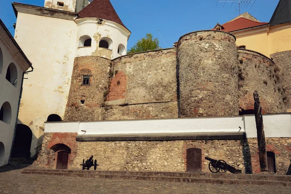 Palanok Castle-een van de oudste Oekraïense forten in Mukacheve — Stockfoto