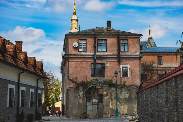 Вулиця Старого Міста Кам Подольську — стокове фото