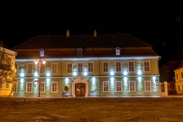 Kamenetz Podolsky Ukraina Kwietnia 2019 Stare Domy Świetle Reflektorów Kamenetz — Zdjęcie stockowe