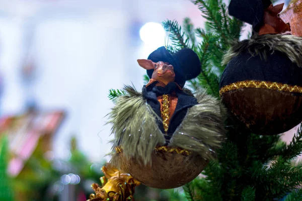 Χριστουγεννιάτικη Μπάλα Αγαλματίδιο Ταύρου Καπέλο Ρηχό Βάθος Πεδίου — Φωτογραφία Αρχείου