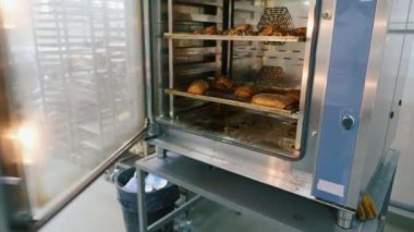 Ticari Mutfak fırın dışında tatlı ekmek alarak profesyonel baker