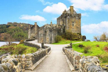 Eilean Donan Kalesi, İskoçya 'nın en ikonik kalelerinden biridir..