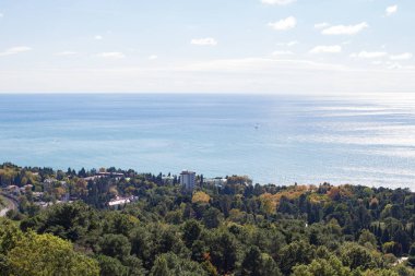 Yaz aylarında deniz tarafından şehrin Panoraması