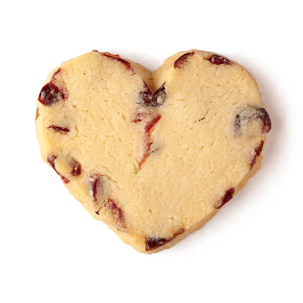 Kızılcık shortbread kalpleri çerez kırpma yolu ile beyaz arka plan izole