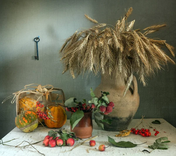 Herbststilleben Mit Ähren Aus Weizen Und Kürbis Jahrgang Retro — Stockfoto