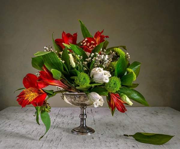 Einen Kleinen Strauß Schöner Blumen Stillleben — Stockfoto