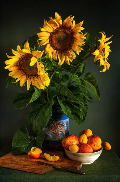 Still Life Bouquet Beautiful Sunflowers Ripe Fruits Vintage — Stock Photo, Image