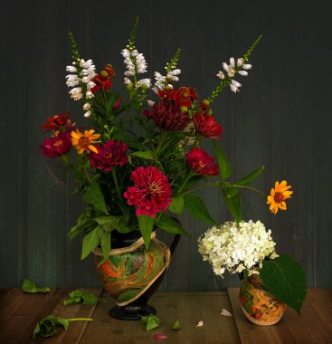 Taze çiçek buketi. Durgun hayat.