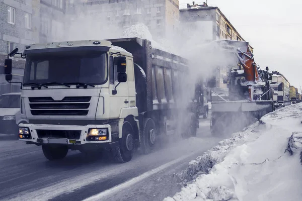 Transporte Especial Elimina Nieve Las Calles —  Fotos de Stock