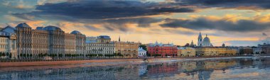 Büyük formatlı yaz panorama St Petersburg Makarov setin batımında