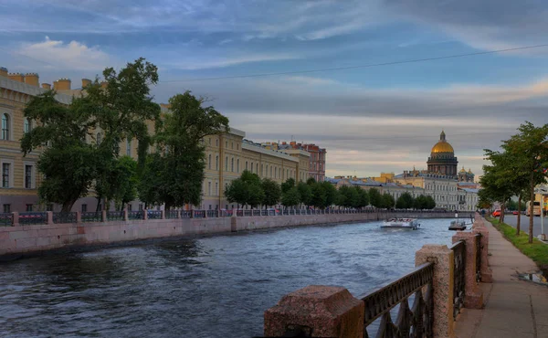 Utsikt Över Floden Moika Vallen Och Isakskatedralen Katedralen Petersburg Kvällen — Stockfoto