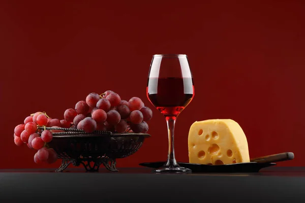 Still Life Glass Red Wine Vase Grapes Cheese Bard Background — Stock Photo, Image