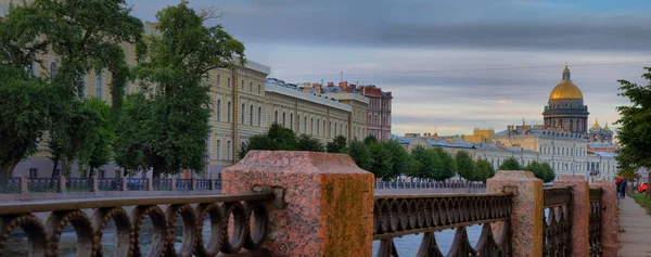 Panoramę Rzeki Moika Nasyp Izaaka Katedry Zmierzchu Sankt Petersburgu — Zdjęcie stockowe