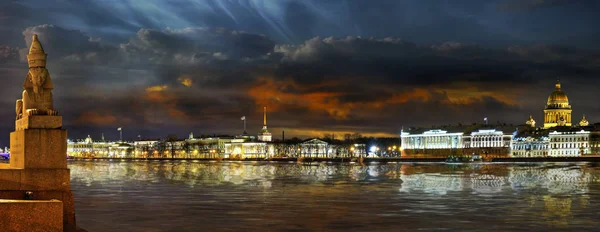Nacht Uitzicht Neva Rivier Sphinx Admiralty Embankment Isaac Cathedral Admiraliteit — Stockfoto