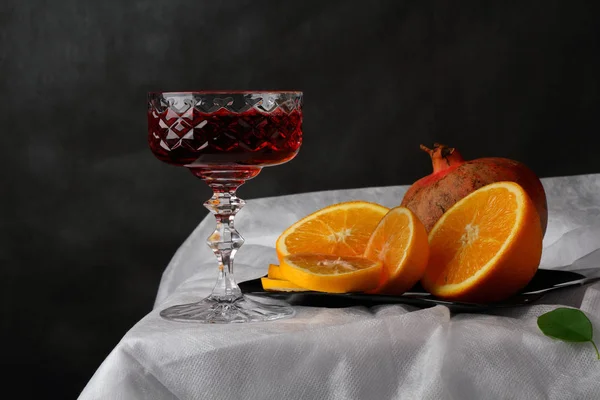 Stillleben Mit Einem Glas Wein Orange Und Granatapfel Stil Alter — Stockfoto