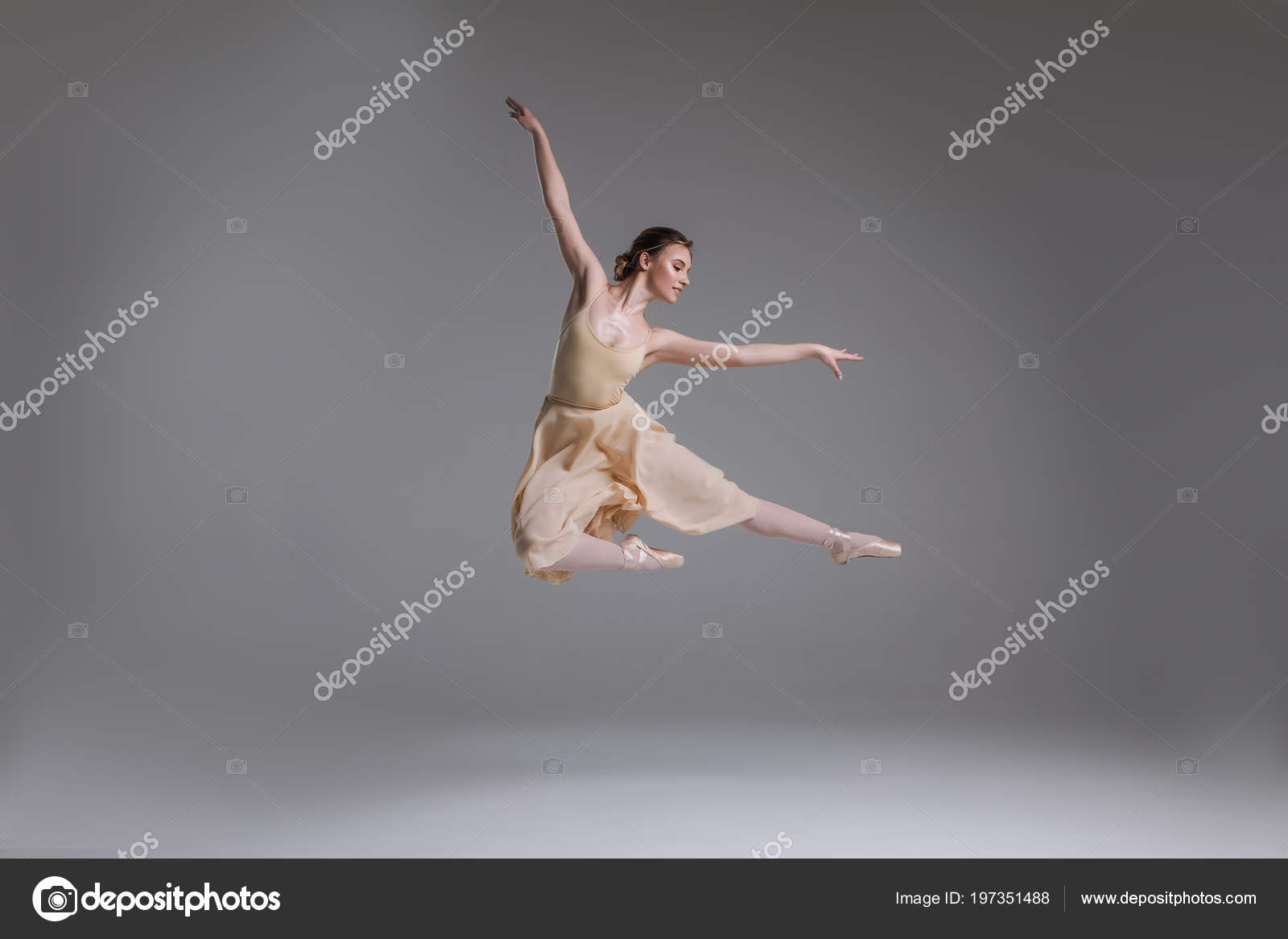 Little Girl Classic Ballet Dancer In Studio Photo Background And Picture  For Free Download - Pngtree