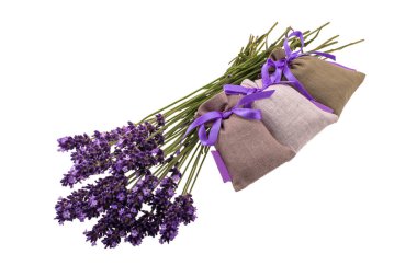 Lila lavanta çiçekleri ve beyaz arka plan üzerinde izole yay ile keten için metalik kapaklar